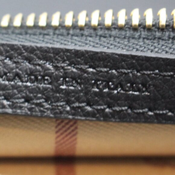 Burberry #DDZ2B3 Leather Wristlet Pouch - Picture 7 of 8